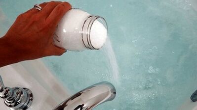 Banho com refrigerante para um membro de um membro