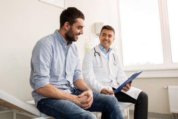 Consulta com um médico sobre reabilitação após aumento do pênis por ligamentotomia